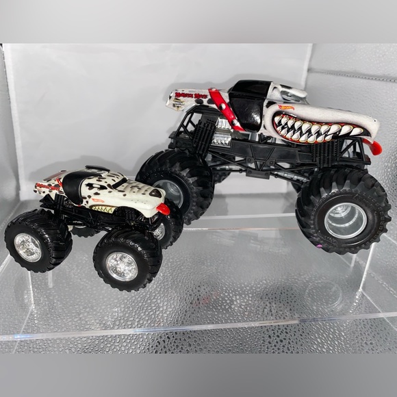 “Monster Mutt” Monster Jam Trucks- Large & Small (Set of 2) - Picture 2 of 5